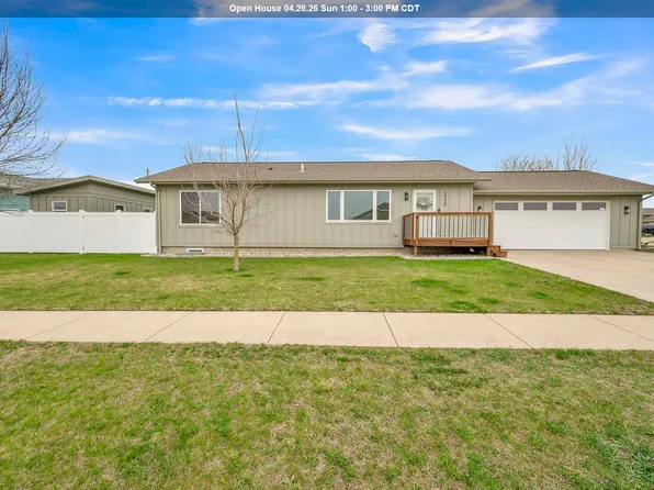 2220 30th St, Spirit Lake, IA 51360