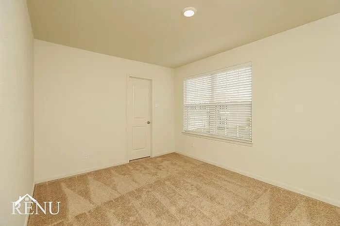 11002 Chatham Ct — Photo 12