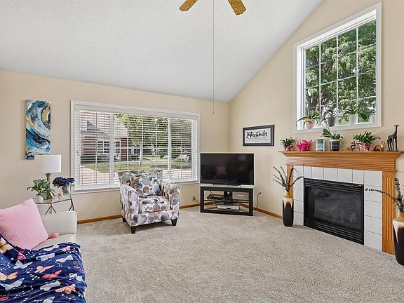 3rd image of 5414 Longview Ct Unit 2
