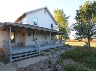 10757 Pritchard Rd, Hinckley, IL 60520