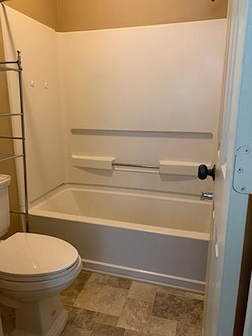 2nd image of 1020 Plantation Way