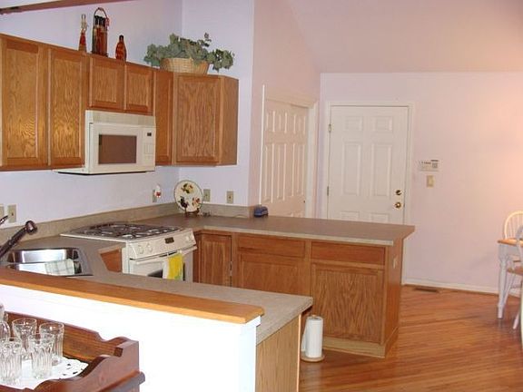 2nd image of 105 Wayside Cir #81