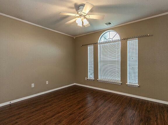 5th image of 1207 S Oleander Ln