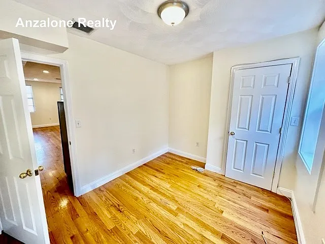 2 bed, 1.0 bath, $3,500 — Photo 3