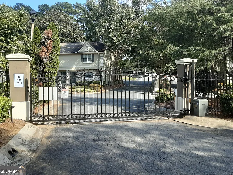 6900 Roswell Rd #3O — Photo 21
