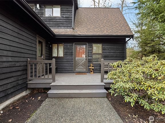 3rd image of 1110 15th Avenue SW