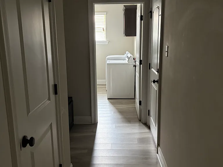 278 King George Dr — Photo 11
