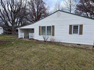 1218 W Glenburn Rd, Linton, IN 47441