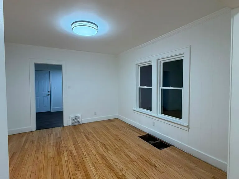 426 N Carroll Ave — Photo 14