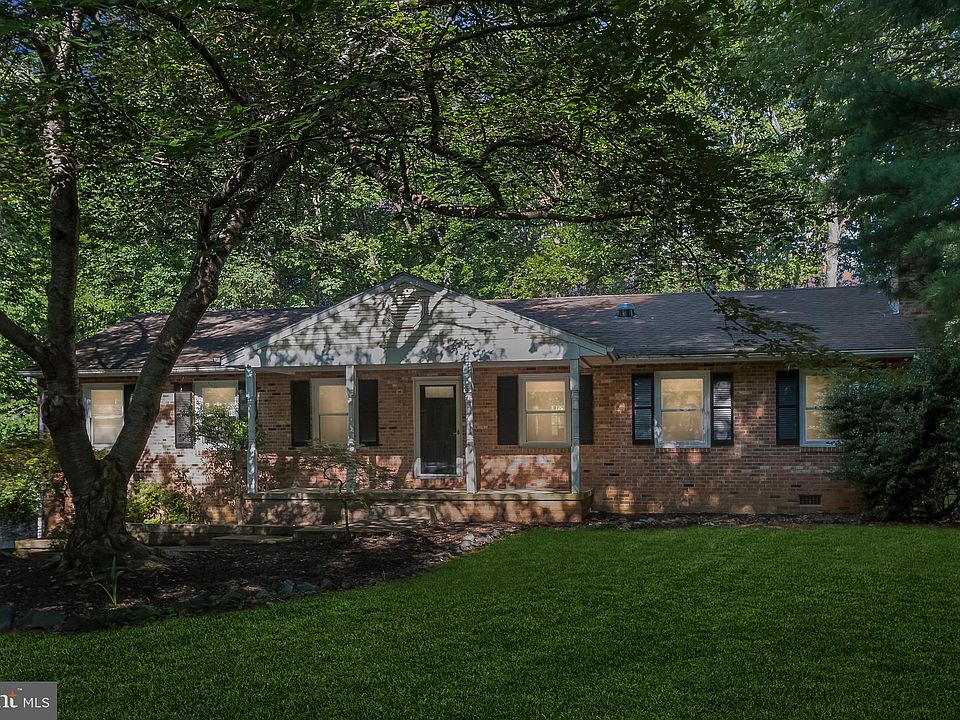 1st image of 7 Carter Ln