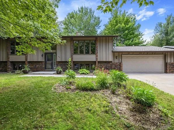 514 River Hills Dr, River Falls, WI 54022