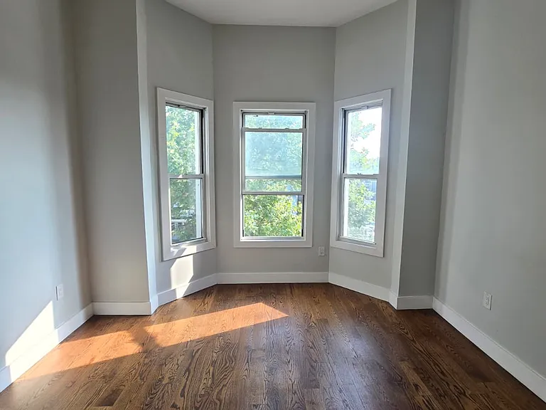 112 Duncan Ave #3LA — Photo 5
