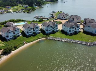 592 Riverside Dr #17, Lancaster, VA 22503