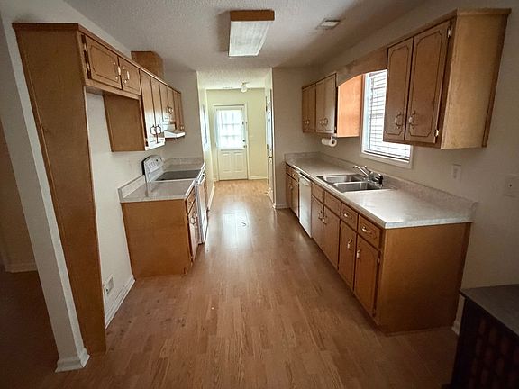 2nd image of 1196 Minter Rd