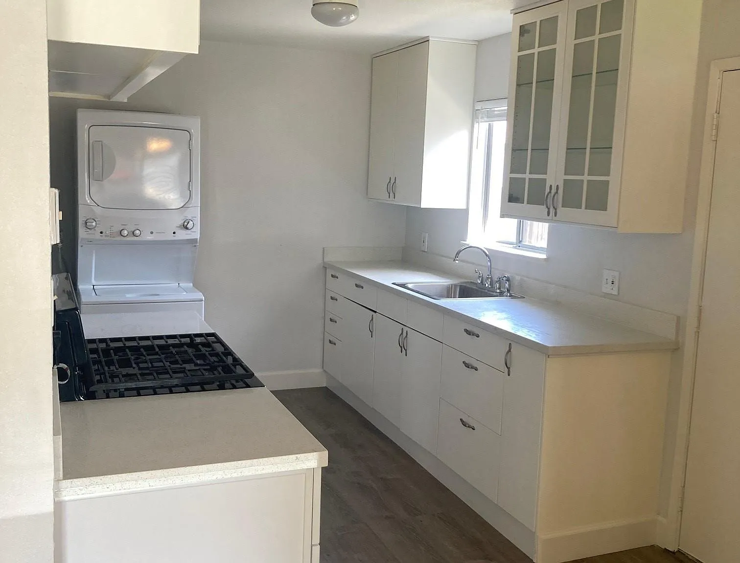 3 bed, 1600 sqft, $2,300 — Photo 2