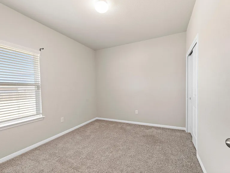 232 Freedom Park Ave — Photo 18