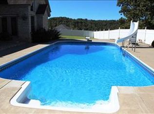 478 Rolling Hills Dr, Lavalette, WV 25535