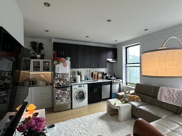 320 Manhattan Avenue image 1 of 18