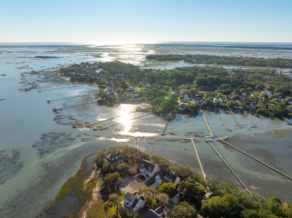 1462 Harborsun Dr, Charleston, SC 29412