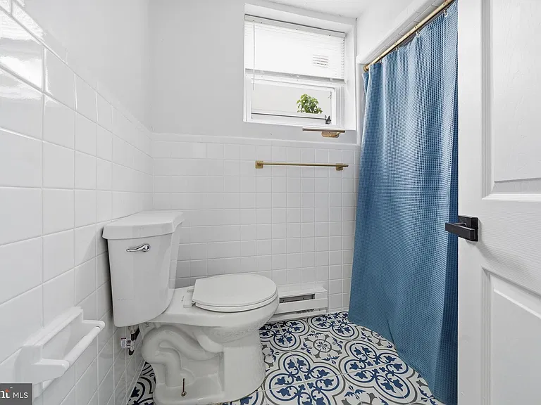 2062 E Stella St — Photo 13