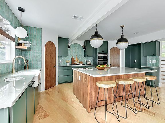 5th image of 10210 Holme Lacey Ln