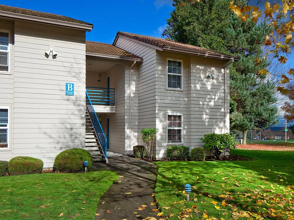 3645 NE 120th Ave #L