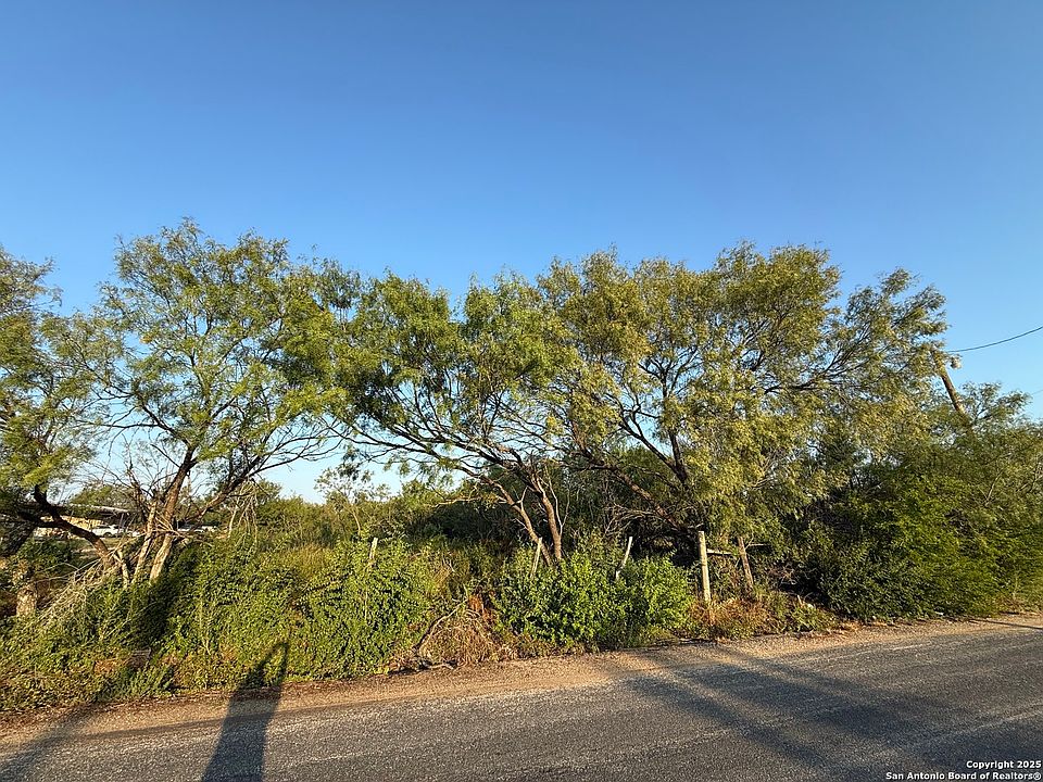 2nd image of 15875 Luckey LOT UNDEV