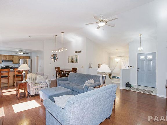 4th image of 104 N Sanderson Ave