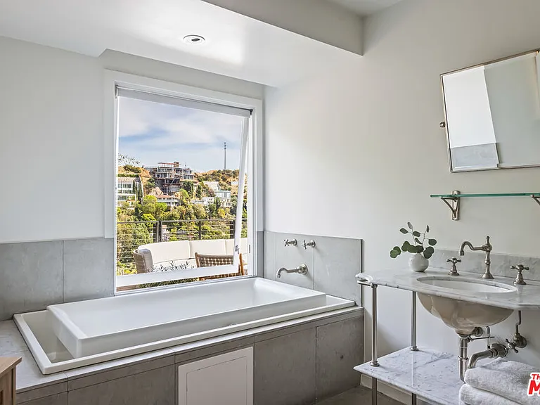 1568 Viewsite Dr — Photo 24