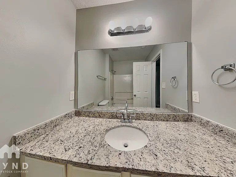 409 Crosspine Dr — Photo 14