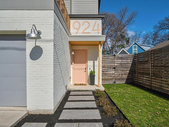 4th image of 924 Cardinal Ln