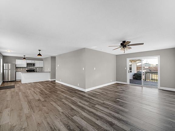 4th image of 217 Crestwood Dr