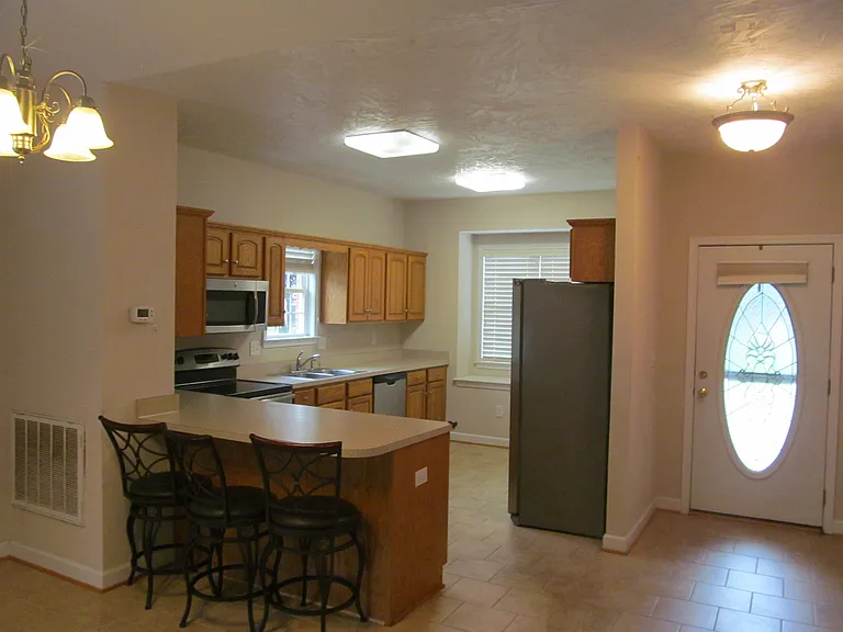 107 Berkley Ct #107 — Photo 3
