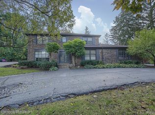 35181 Spring Hill Rd, Farmington Hills, MI 48331