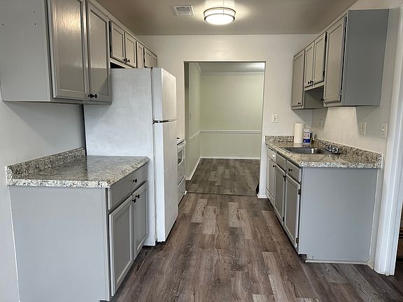 5th image of 8131 Needwood Rd