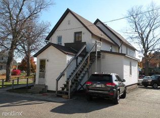 201 1/2 N Saginaw St, Owosso, MI 48867