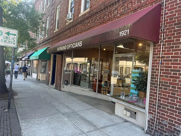 1916 Palmer Ave #2R — Photo 1