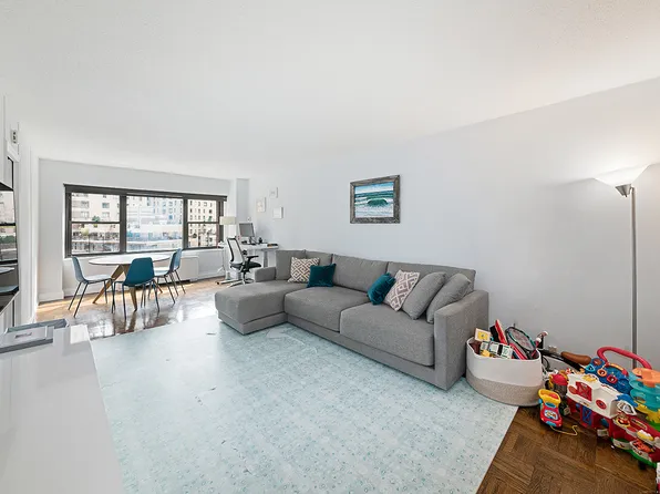 20 West 64th Street image 1 of 23