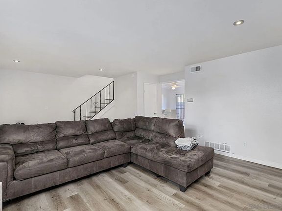 2nd image of 139 4th Ave Unit 10
