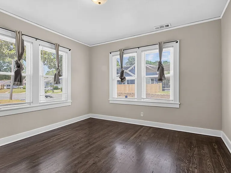 3719 W Markham St — Photo 8