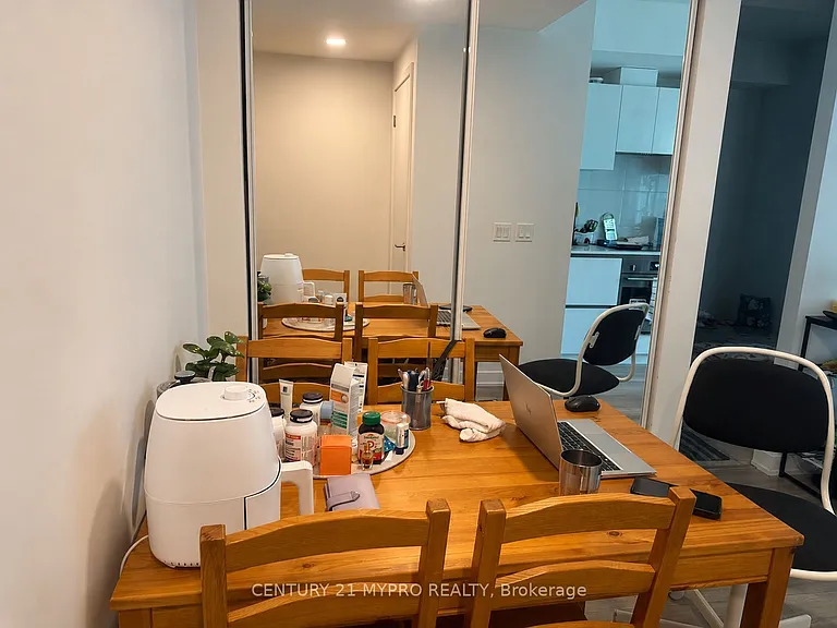 230 Simcoe St #1636 — Photo 6