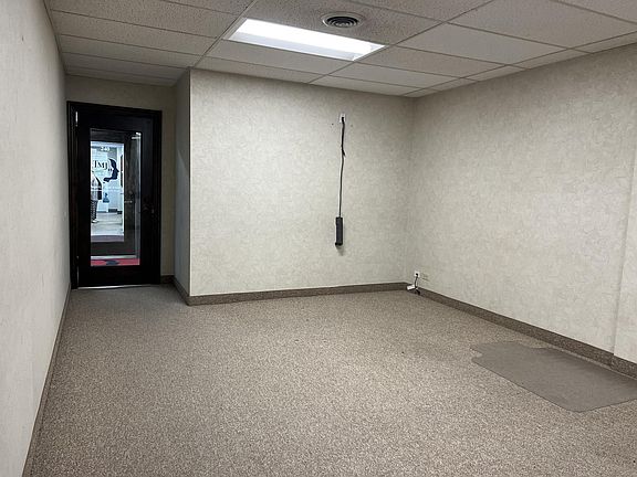 5th image of 1777 E Clark St #210