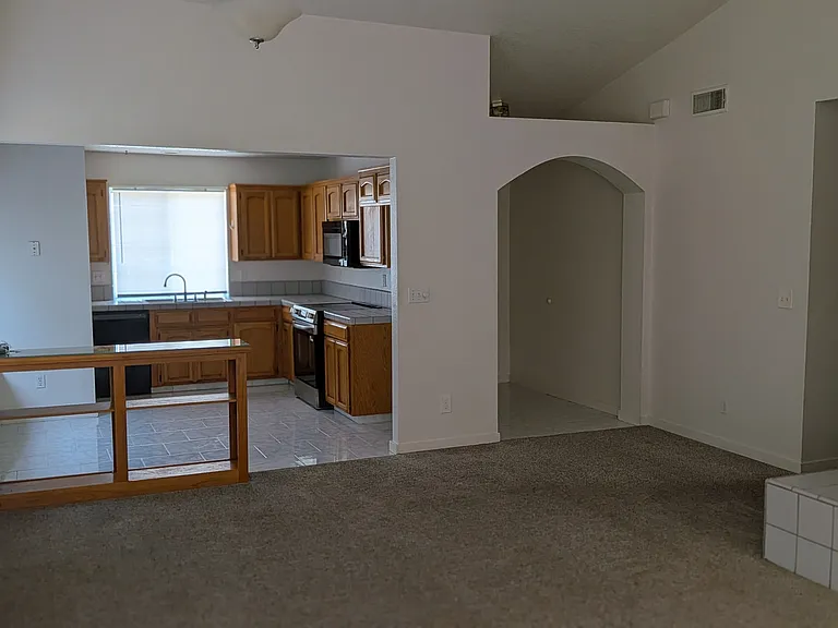 10625 N Sea Shell Cv — Photo 6