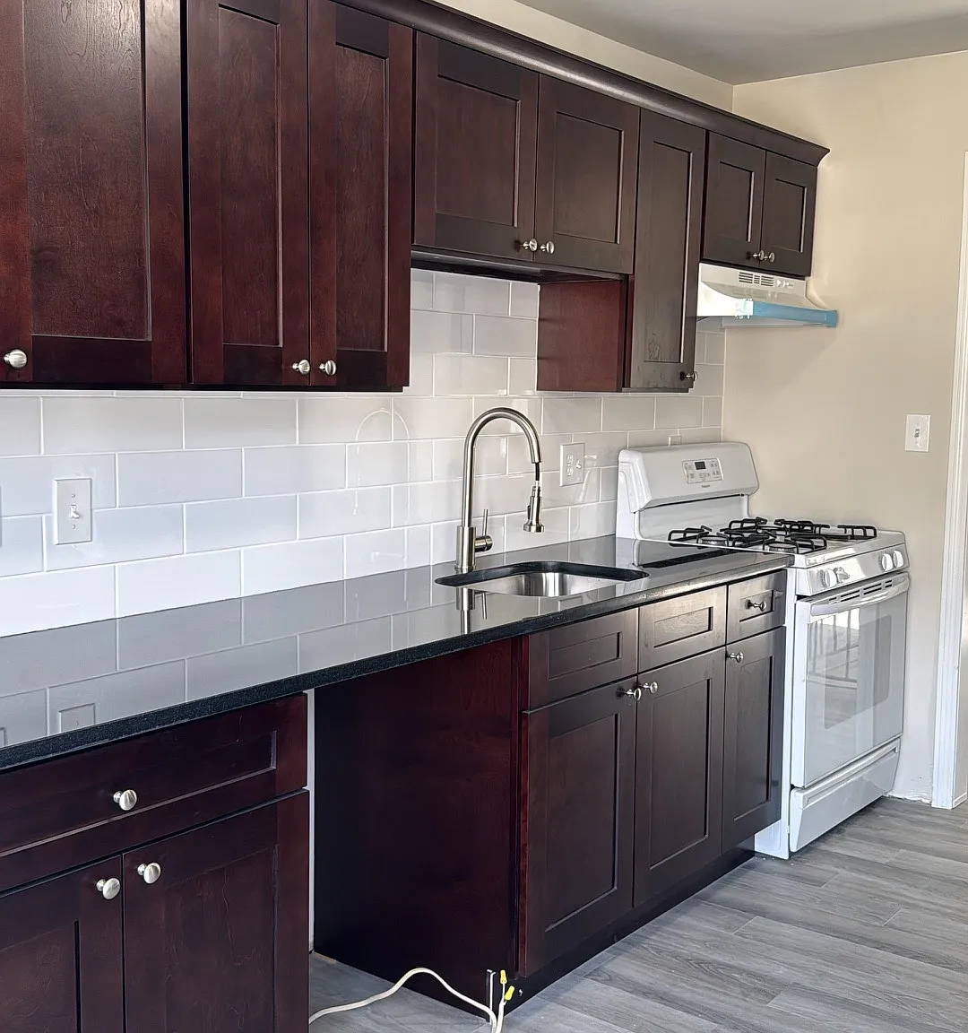 4 bed, 2.5 bath, 2500 sqft, $4,800 — Photo 3