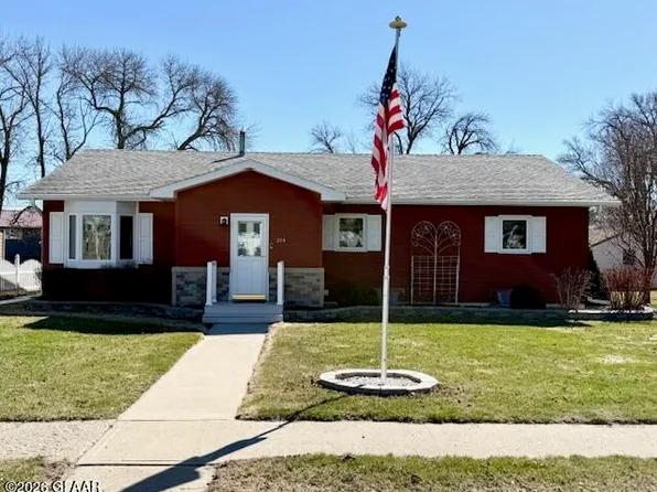 204 Lincoln Ave N, Finley, ND 58230
