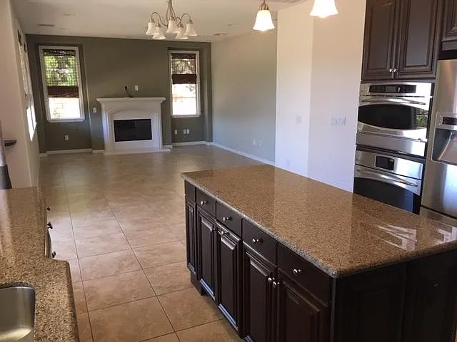 11276 Laurelcrest Dr — Photo 5