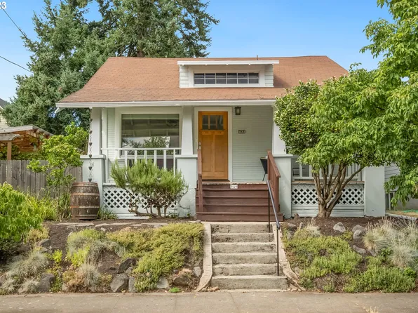 949 NE Roselawn St, Portland, OR 97211