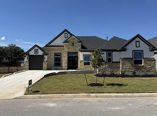 246 Raven Rd, Castroville, TX 78009
