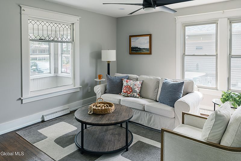 3rd image of 21 Bruen Court