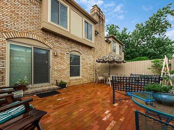 3rd image of 4607 Sandringham Dr